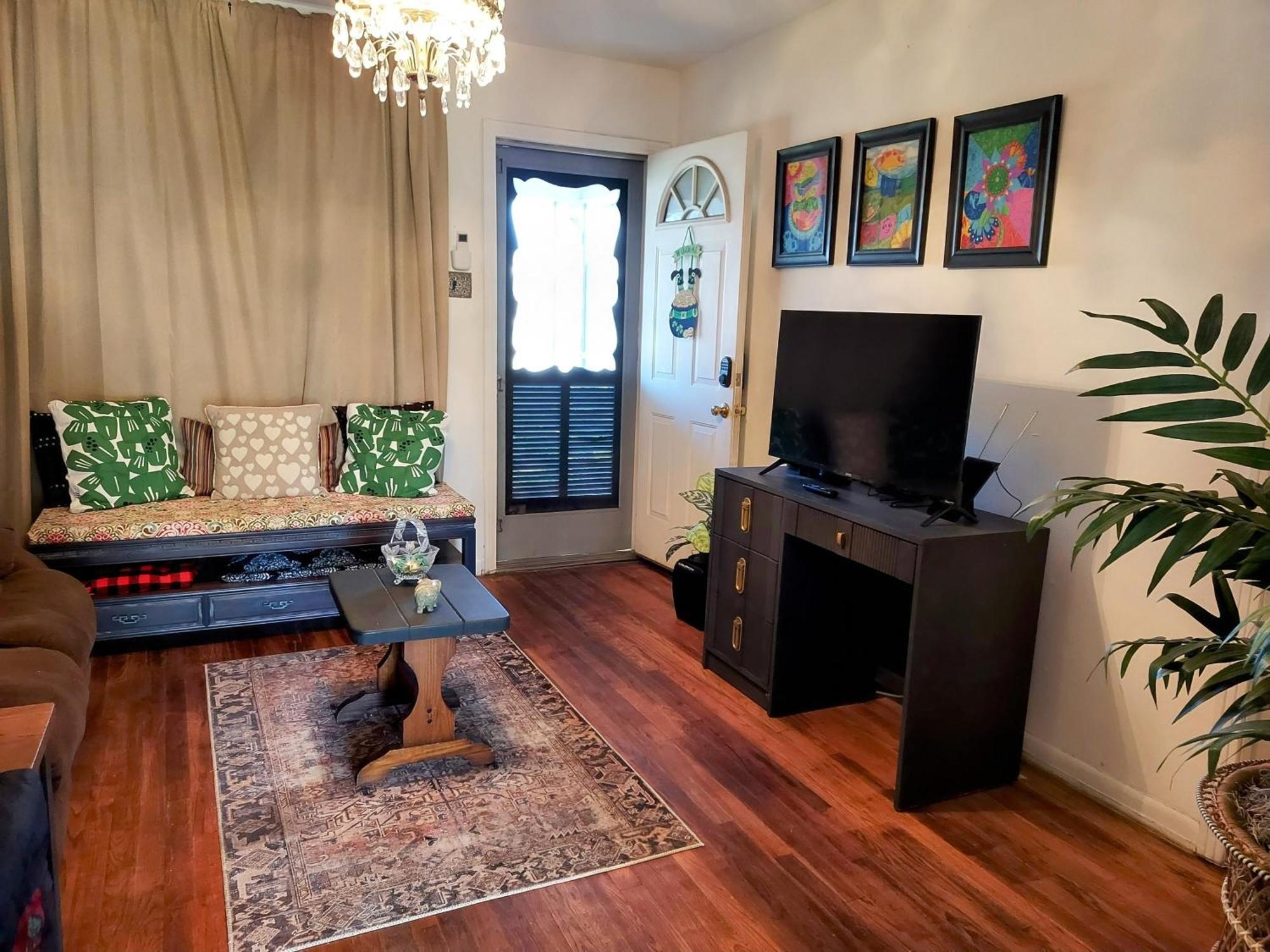 Cozy Vintage Casita Apartment